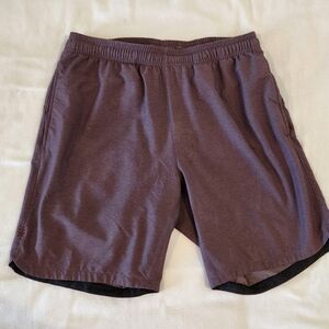 RHONE 8" Guru Shorts Mens Size Medium Burgandy Unlined